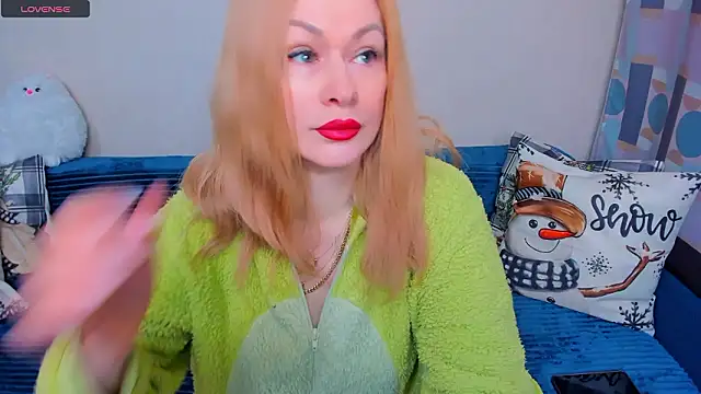 Snapshot of EllenMoore chatting on February 7, 2026, 3:03 am EllenMoore online show from February 7, 2026, 3:03 am