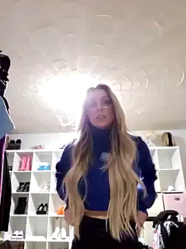 LilyOrion online show from December 4, 2024, 3:09 am