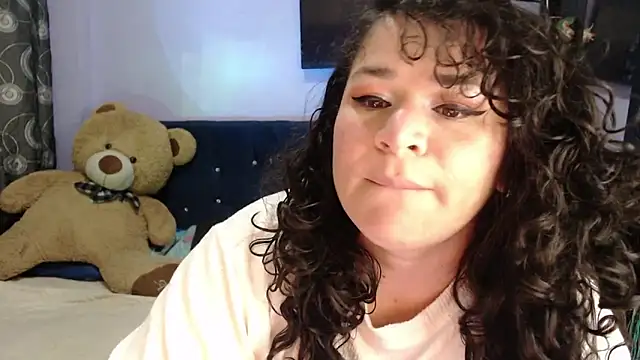 Snapshot of ANGELIQUE_KLANE chatting on May 5, 2026, 10:24 pm ANGELIQUE KLANE online show from May 5, 2026, 10:24 pm
