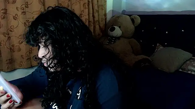 ANGELIQUE KLANE online show from November 7, 2025, 2:32 pm