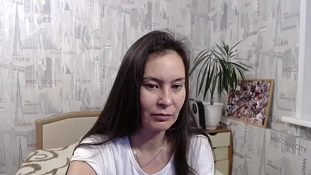 GinaQSoul online show from September 10, 2025, 4:28 pm