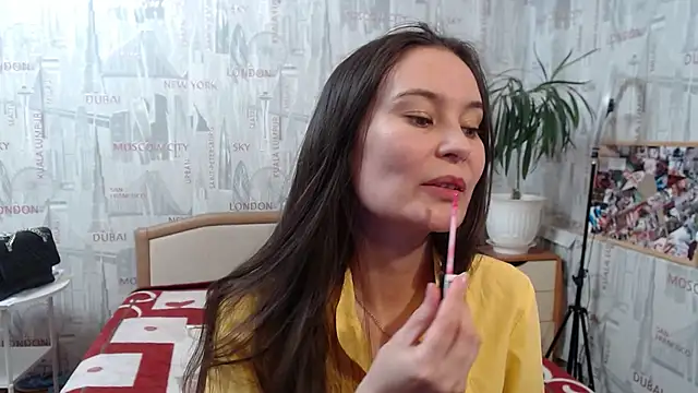 GinaQSoul online show from February 17, 2025, 4:39 pm