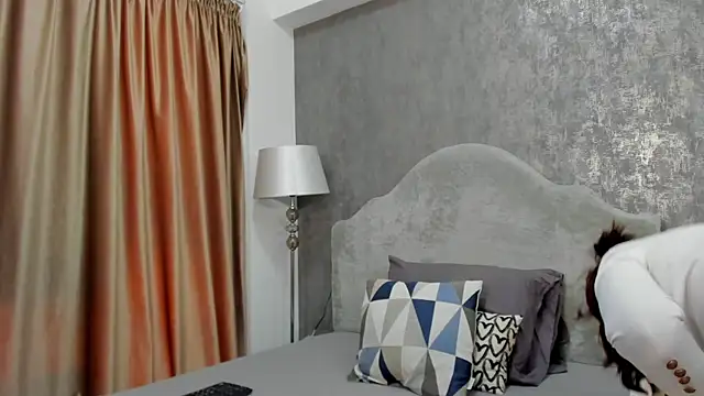 Snapshot of LisaCroft chatting on February 19, 2026, 8:11 am LisaCroft online show from February 19, 2026, 8:11 am