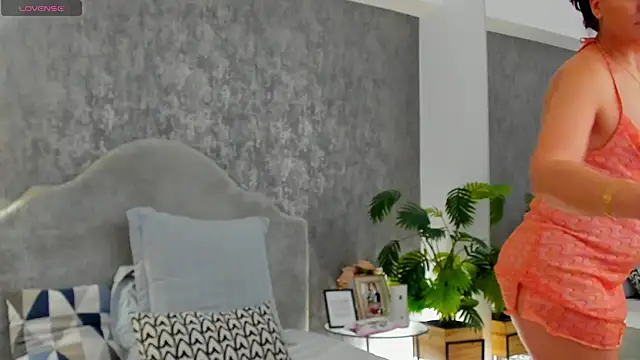 Snapshot of LisaCroft chatting on February 27, 2026, 7:41 am LisaCroft online show from February 27, 2026, 7:41 am