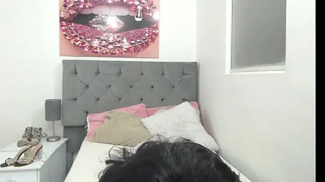 kirajohnson online show from February 20, 2026, 11:12 am