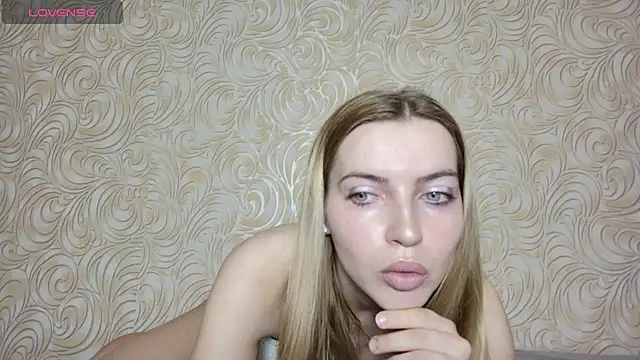 Snapshot of JuiliOnesunray chatting on February 8, 2025, 3:52 am JuiliOnesunray online show from February 8, 2025, 3:52 am
