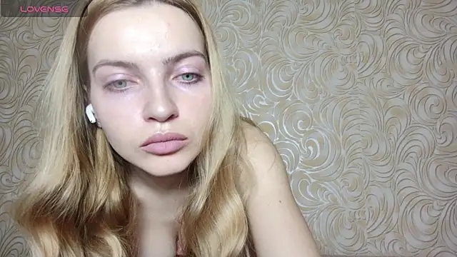 Snapshot of JuiliOnesunray chatting on January 17, 2025, 3:01 am JuiliOnesunray online show from January 17, 2025, 3:01 am