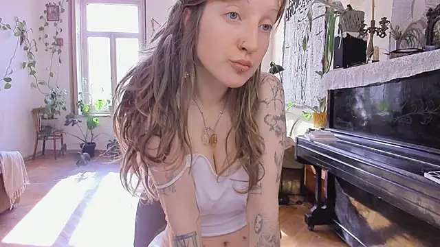 Snapshot of Miranda2_0 chatting on February 12, 2026, 8:03 am Miranda2 0 online show from February 12, 2026, 8:03 am