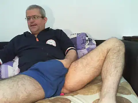 Snapshot of greeneyeshot12 chatting on March 18, 2025, 6:17 am greeneyeshot12 online show from March 18, 2025, 6:17 am