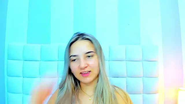 teresasroom  online show from March 18, 2025, 7:55 pm