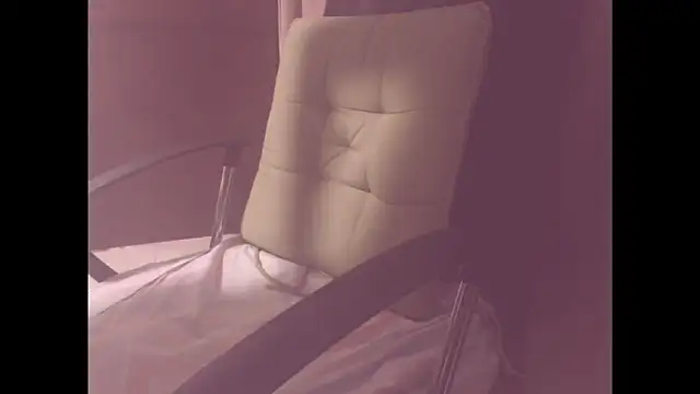 belleblondmature online show from October 5, 2025, 4:42 pm