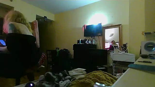 Mikela Alexa online show from January 4, 2025, 3:50 am