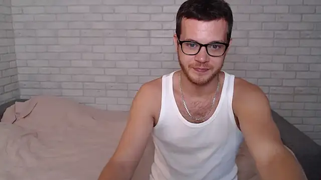 Alexxx horny online show from September 19, 2025, 2:32 pm