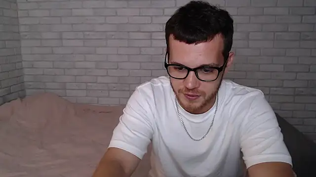 Alexxx horny online show from September 21, 2025, 2:44 pm