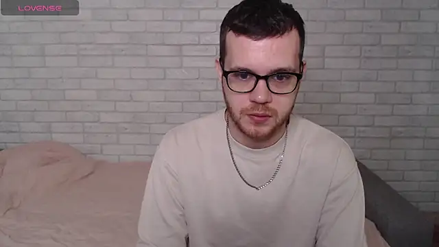 Snapshot of Alexxx_horny chatting on June 1, 2026, 7:08 am Alexxx horny online show from June 1, 2026, 7:08 am