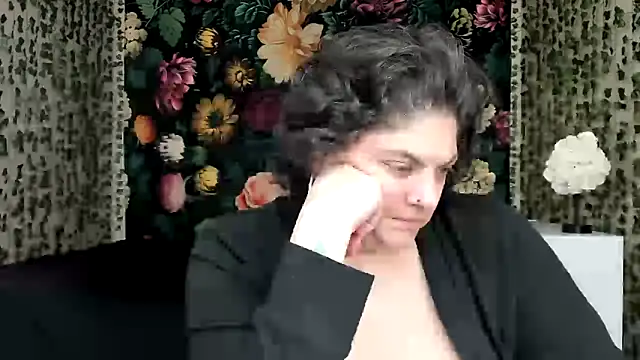 Snapshot of Exotic-Melons chatting on February 15, 2026, 9:25 pm Exotic-Melons online show from February 15, 2026, 9:25 pm