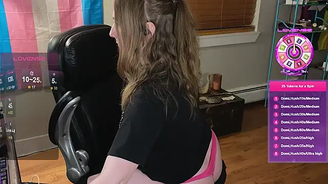 Snapshot of luluvaladon chatting on November 21, 2025, 3:38 am luluvaladon online show from November 21, 2025, 3:38 am