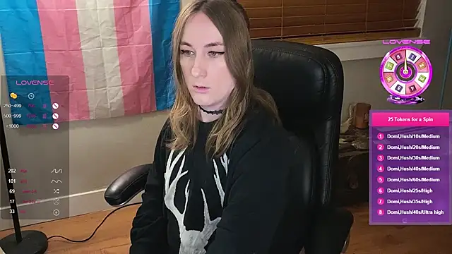 luluvaladon online show from March 22, 2025, 1:43 am