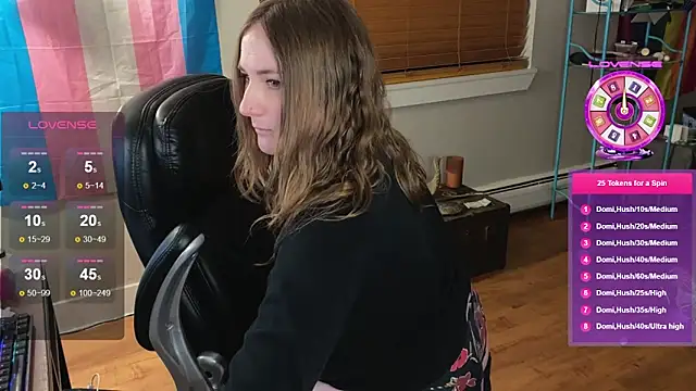 Snapshot of luluvaladon chatting on November 25, 2025, 6:25 am luluvaladon online show from November 25, 2025, 6:25 am