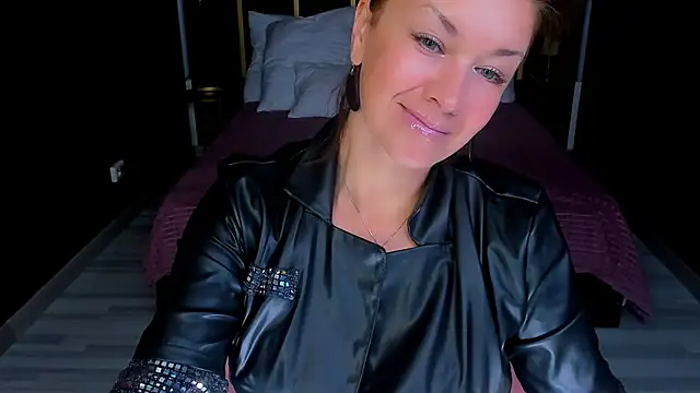 AnaMills online show from October 2, 2025, 10:40 am