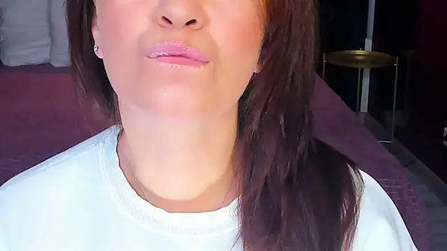 AnaMills online show from September 25, 2025, 3:07 pm