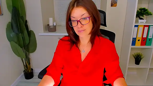 AnaMills online show from October 11, 2025, 3:13 pm