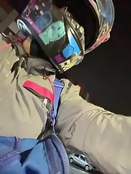 Snapshot of vaneelee chatting on November 16, 2025, 3:00 am vaneelee online show from November 16, 2025, 3:00 am