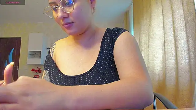 hot evil queen online show from October 8, 2025, 7:43 am
