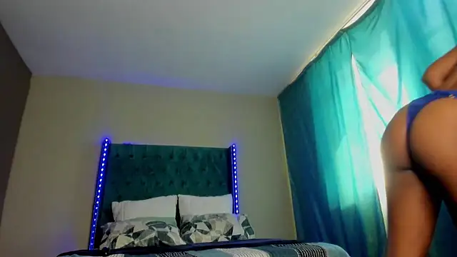 Snapshot of BlueberryDiamond chatting on January 19, 2025, 2:17 pm BlueberryDiamond online show from January 19, 2025, 2:17 pm