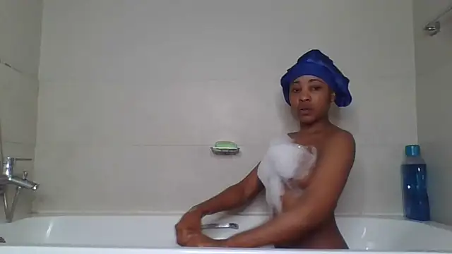 Snapshot of BlueberryDiamond chatting on September 21, 2025, 10:20 am BlueberryDiamond online show from September 21, 2025, 10:20 am