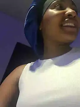 Snapshot of BlueberryDiamond chatting on January 13, 2025, 12:41 am BlueberryDiamond online show from January 13, 2025, 12:41 am