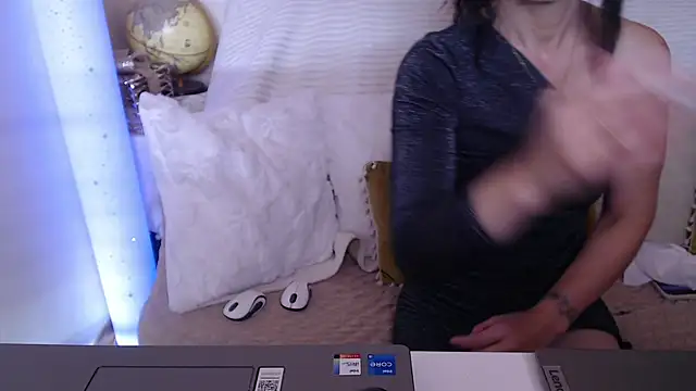 -carla- online show from September 14, 2025, 7:53 am