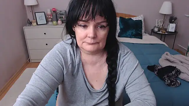 Snapshot of LeveMe2Nightt chatting on February 17, 2026, 1:30 pm LeveMe2Nightt online show from February 17, 2026, 1:30 pm