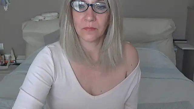 Snapshot of -K-- chatting on March 9, 2025, 10:08 am -K-- online show from March 9, 2025, 10:08 am