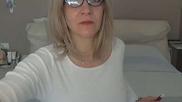 Snapshot of -K-- chatting on March 17, 2025, 10:17 am -K-- online show from March 17, 2025, 10:17 am