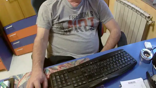 Snapshot of Tango128 chatting on September 10, 2025, 6:34 am Tango128 online show from September 10, 2025, 6:34 am