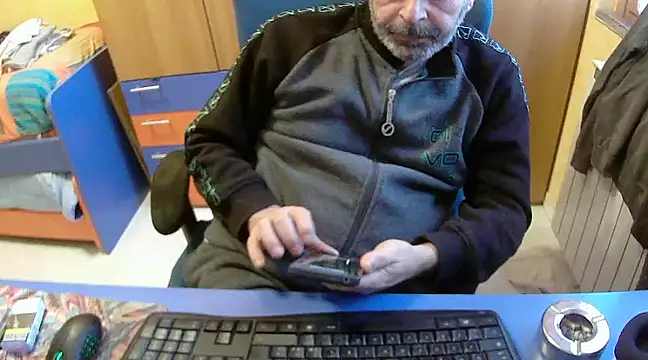 Snapshot of Tango128 chatting on December 21, 2024, 7:13 am Tango128 online show from December 21, 2024, 7:13 am