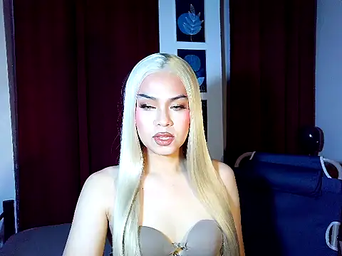 Snapshot of MistressLuna1 chatting on February 27, 2026, 12:44 am MistressLuna1 online show from February 27, 2026, 12:44 am