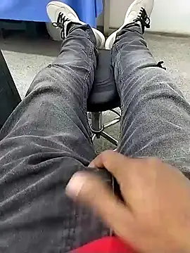 Snapshot of Theplesure007 chatting on February 24, 2025, 9:21 am Theplesure007 online show from February 24, 2025, 9:21 am