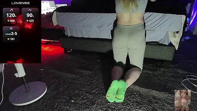 Blondiewithanass online show from April 5, 2026, 5:52 pm