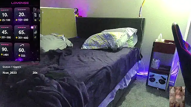 Blondiewithanass online show from November 26, 2025, 4:01 am