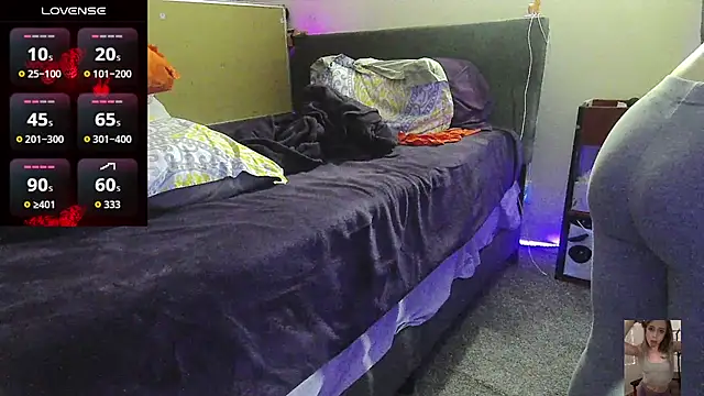 Blondiewithanass online show from March 11, 2026, 6:07 am