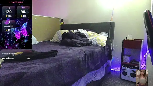 Blondiewithanass online show from February 7, 2026, 4:20 am