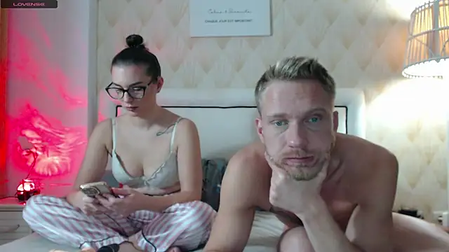 JessicaSteve online show from September 22, 2025, 9:54 pm