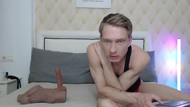 JessicaSteve online show from March 18, 2026, 6:09 pm