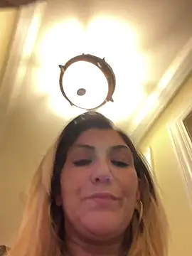 Snapshot of LittleMissEeve chatting on March 1, 2025, 4:00 pm LittleMissEeve online show from March 1, 2025, 4:00 pm
