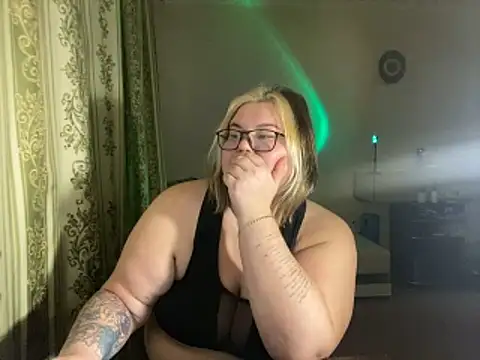 Kira Magni online show from February 8, 2025, 9:04 pm