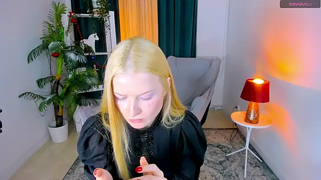 Laly Peach online show from January 6, 2026, 1:59 pm