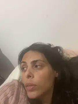 Snapshot of Sarah-safada chatting on June 22, 2026, 3:47 am Sarah-safada online show from June 22, 2026, 3:47 am