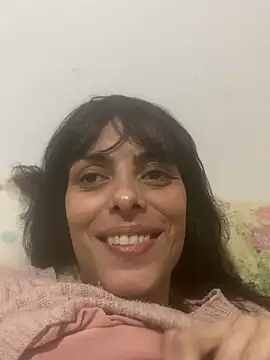 Snapshot of Sarah-safada chatting on June 22, 2026, 1:33 am Sarah-safada online show from June 22, 2026, 1:33 am